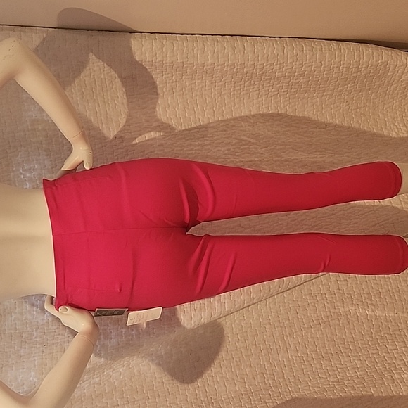 Vibrant Pink Capris - Picture 3 of 6